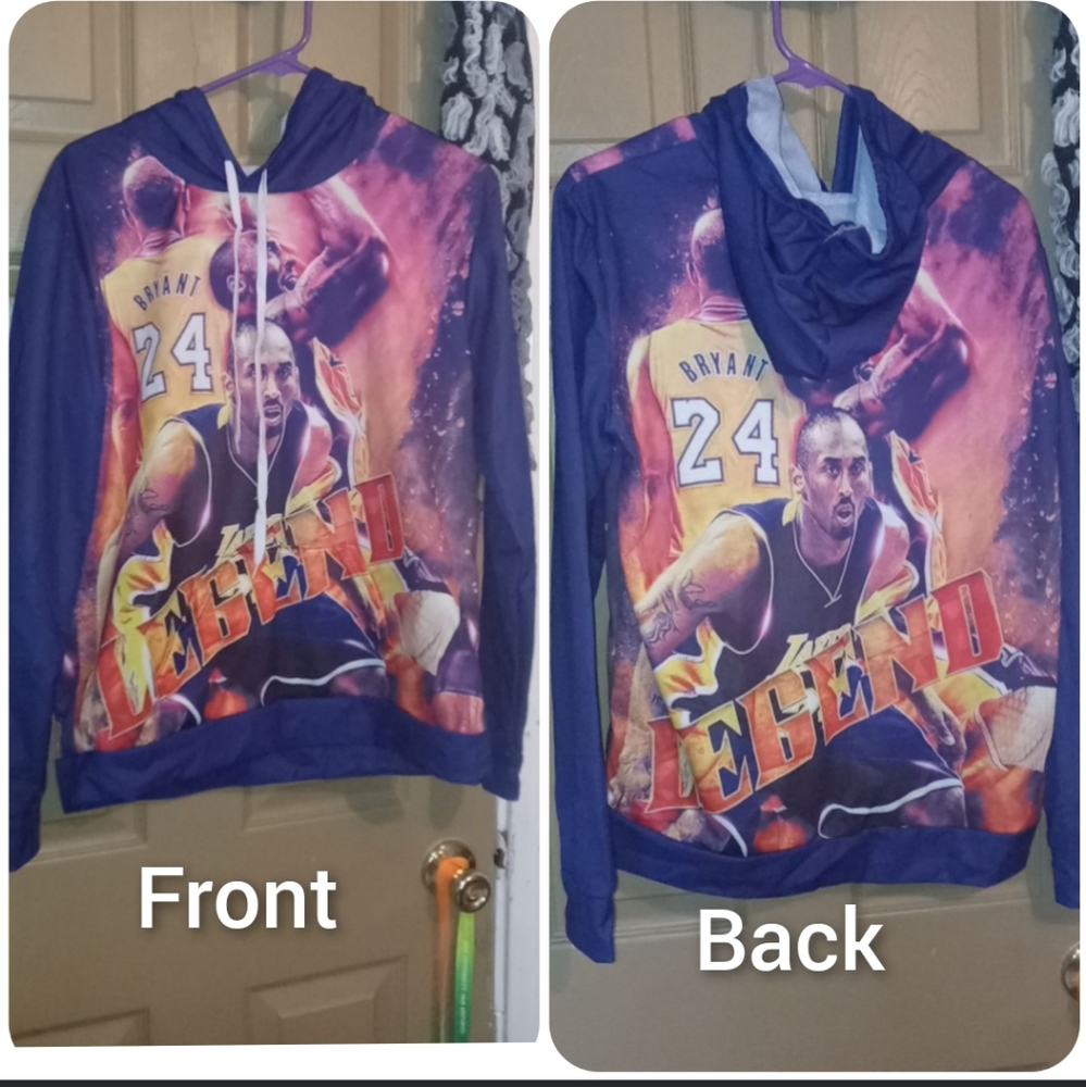(Never used) A Kobe Bryant sweater, size large.